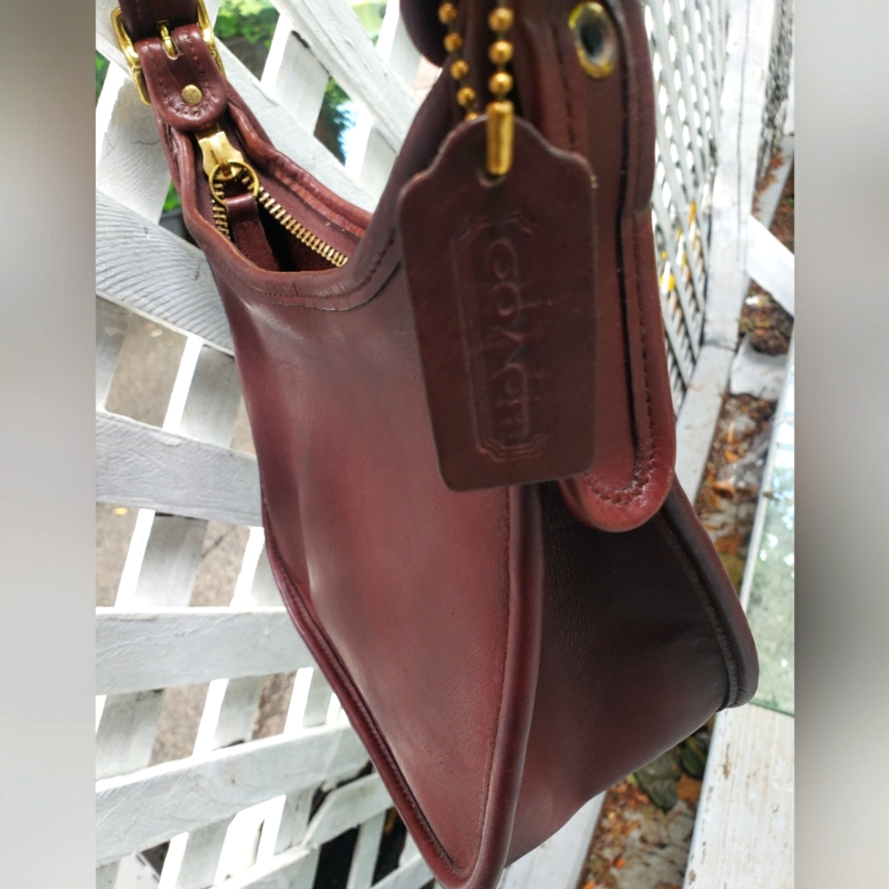 COACH Vintage USA Brown Janice 9950 Zip Top Purse Shoulder Bag.